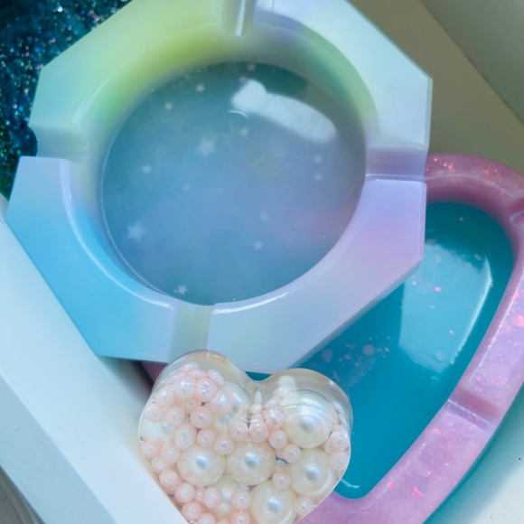 Wishing Stones, Christmas Ornaments, Jewelry, Ashtrays and more ! - Picture 4 of 4